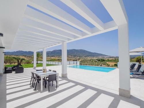 Cubo's Los Javieles Infinity View Pool