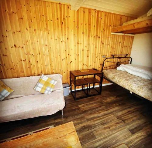 Cwt Melyn, Shepherds Hut With Views