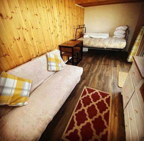 Cwt Melyn, Shepherds Hut With Views