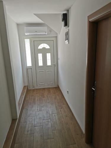 Ana Apartmani Zelenika