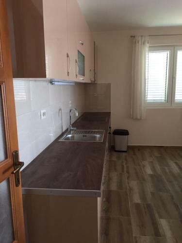 Golden View Apartments