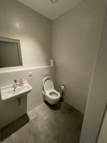 Luxembourg 2 Bedroom Apartment In Gasperich