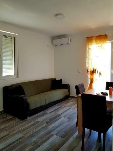 Ugrenovi? Apartmani