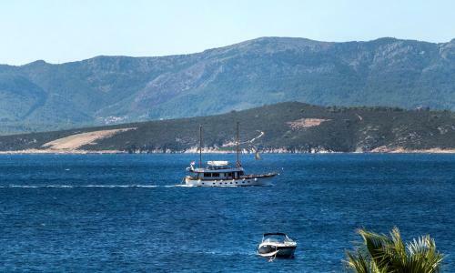 Sea View Apartment Maja