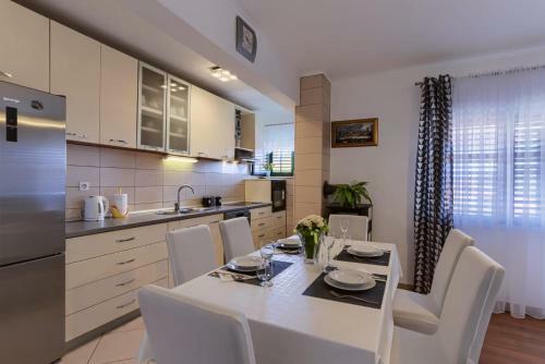 Apartman Gro?i?