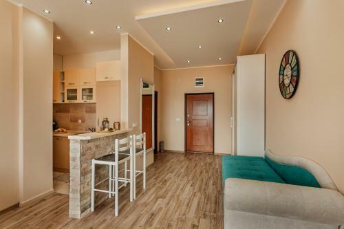 Sunny Side Studio Apartment