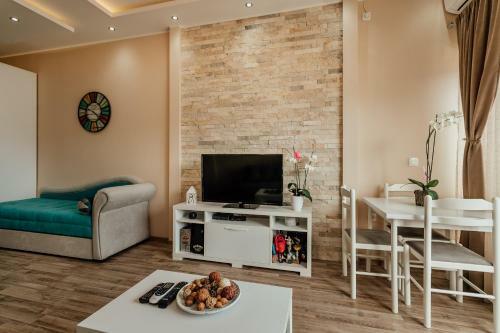 Sunny Side Studio Apartment