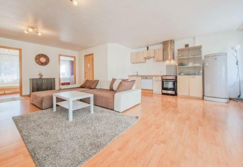 Spacious 2-bedroom Apartment In Kaunas City Centre
