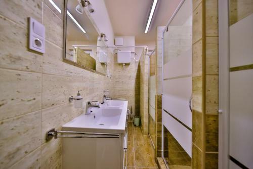 Hostal H17