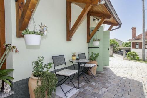Nicolara In Kru?vari - Haus F�r 6 Personen