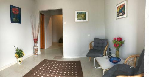 Hostal Rena Apartments