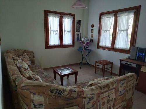 Villa Litsa! Quiet Place, Beautiful Garden, Near Beach!