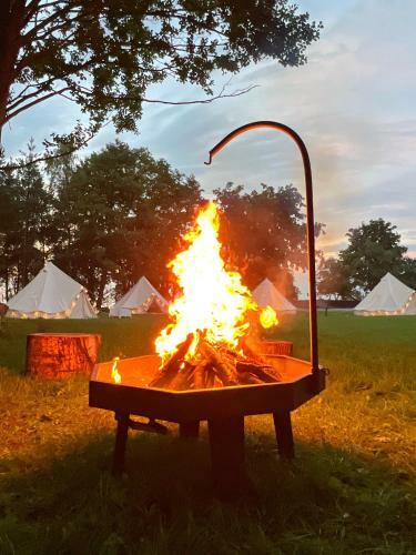 Glamping V?rnu Republika
