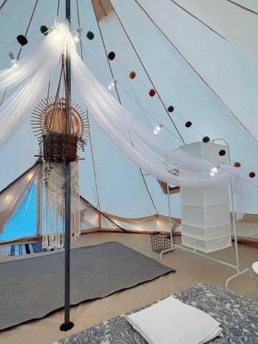 Glamping V?rnu Republika