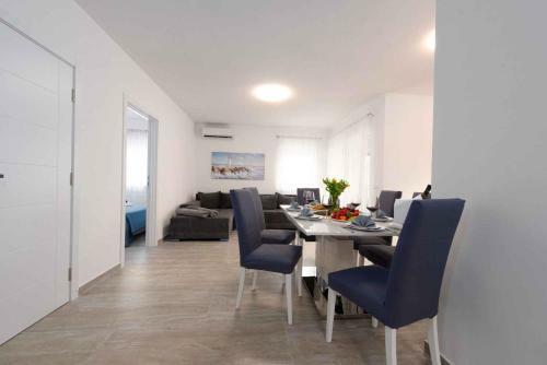 Apartment In Cizici - Insel Krk 42624