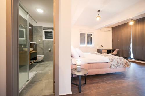Poolincluded Villa Green Oasis