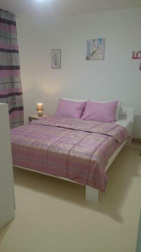 Jasmin White Apartment