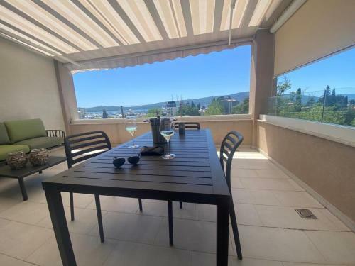 Tivat Luxury Apartment With Beautiful Sea View