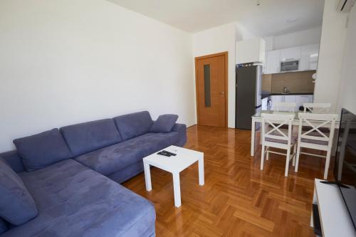 Lovely One Bedroom Apartment In Tivat