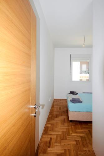 Lovely One Bedroom Apartment In Tivat