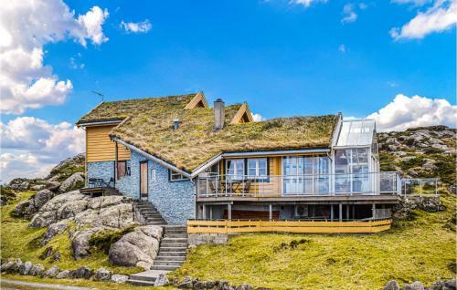 Awesome Home In Bekkjarvik With Wifi And 3 Bedrooms