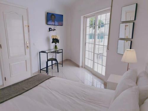 Hostal Alvide Guest House
