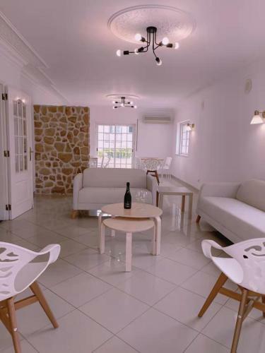 Hostal Alvide Guest House