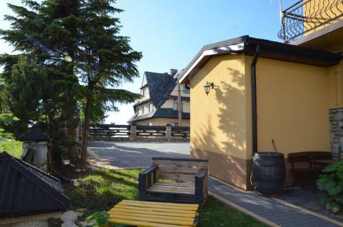 Hostal Pensjonat ?leboda Wynajem Pokoi Ewa Sato?a