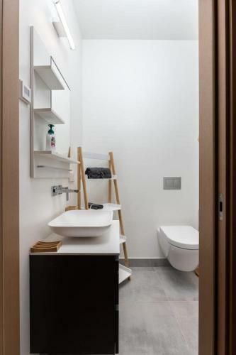 Kalnina Street Modern Studio Apartment In Riga