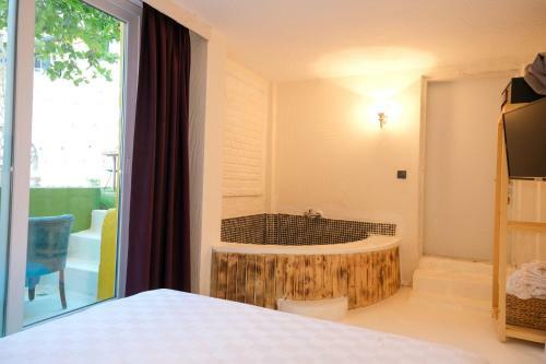 Hotel Tek Han Alacati