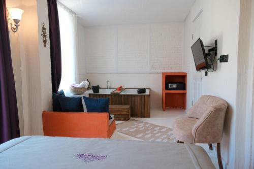 Hotel Tek Han Alacati