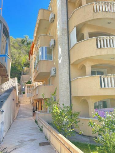 Pr?no Beach Front Apartment With Balcony
