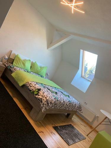 Hostal Camere �n Cas? de Lemn Proasp?t Renovat?