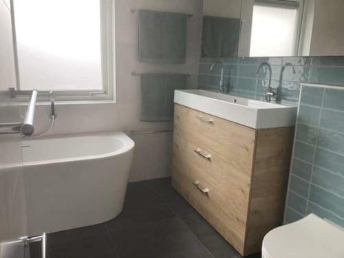 Apartamento Twee-onder-een-kap, Ruime Tuin, Stad