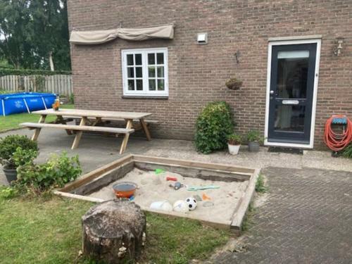 Apartamento Twee-onder-een-kap, Ruime Tuin, Stad
