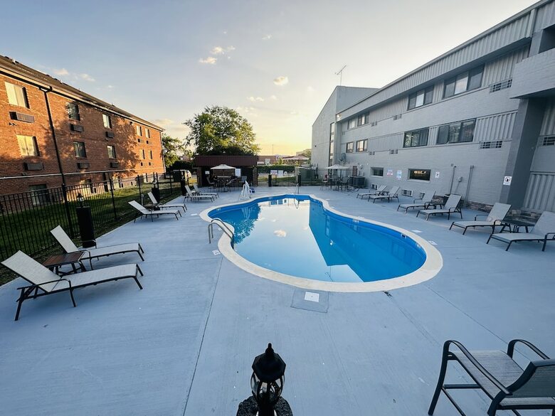 Hotel Comfort Inn & Suites North At The Pyramids