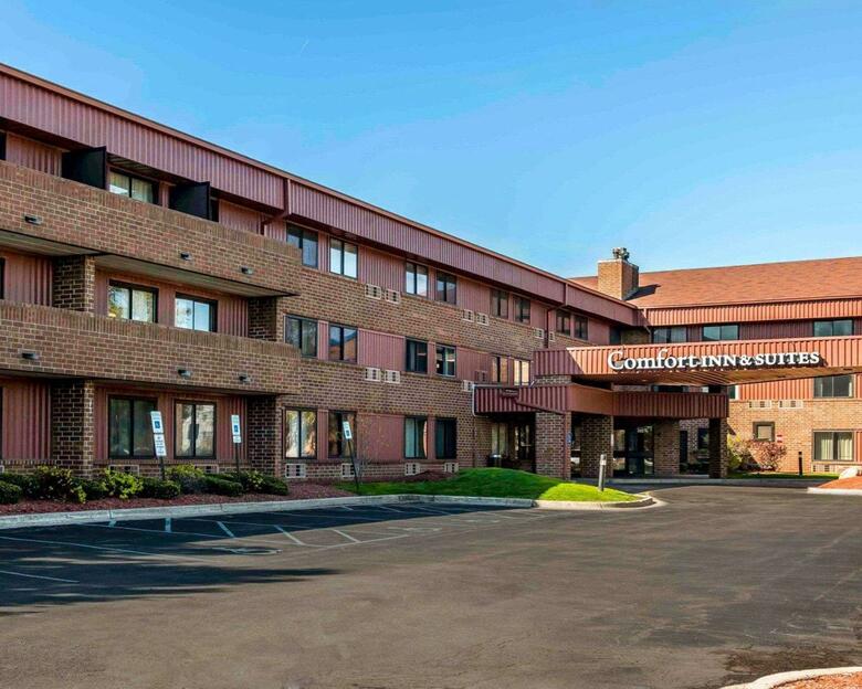 Hotel Comfort Inn & Suites North At The Pyramids