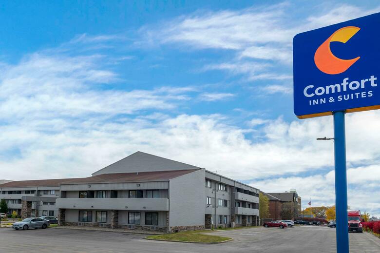 Hotel Comfort Inn & Suites North At The Pyramids