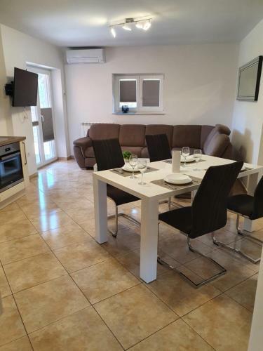 Apartma Maja, Mateja