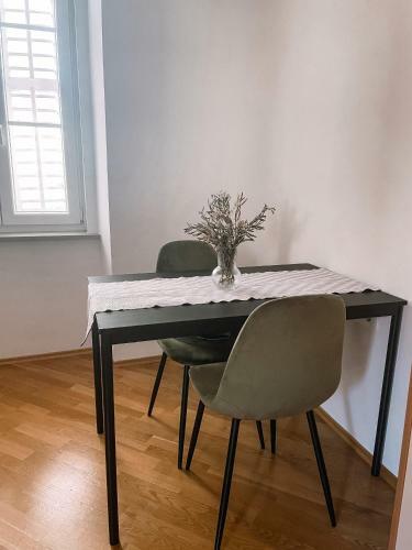 Apartment Jan - Old Town Apartment With Free Parking