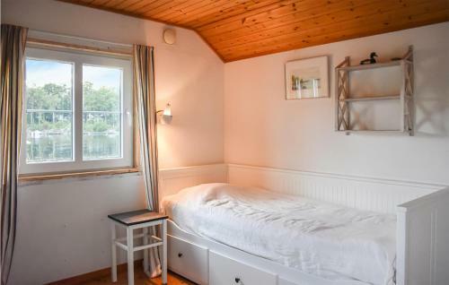 Amazing Home In Br�kne-hoby With 3 Bedrooms