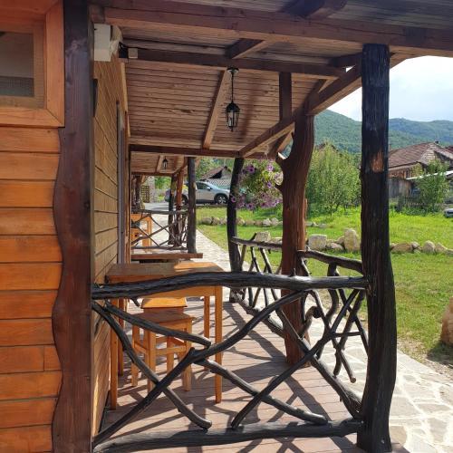 Hostal Pensiunea 8 Od?i