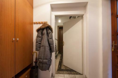 Retro Central Apartment Behind University - Step Away From Ljubljanica River