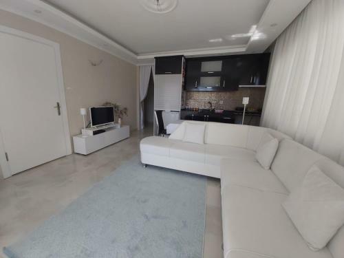 Pretty Bright And White Apartment In Alanya Turkey