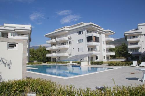 Pretty Bright And White Apartment In Alanya Turkey