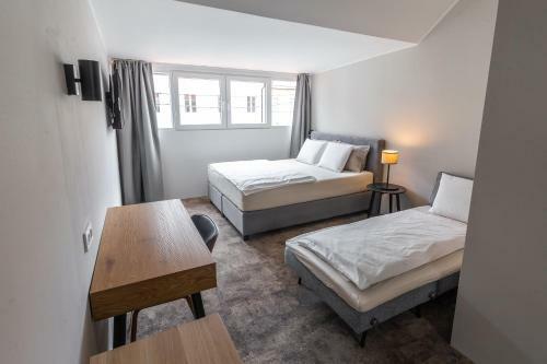 Hotel Roomers
