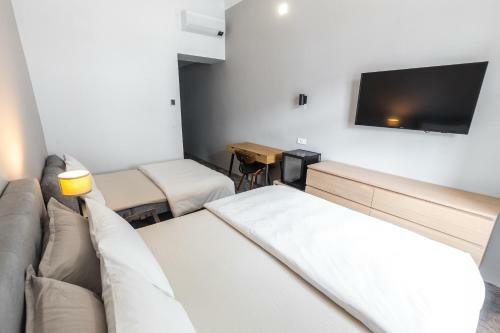 Hotel Roomers