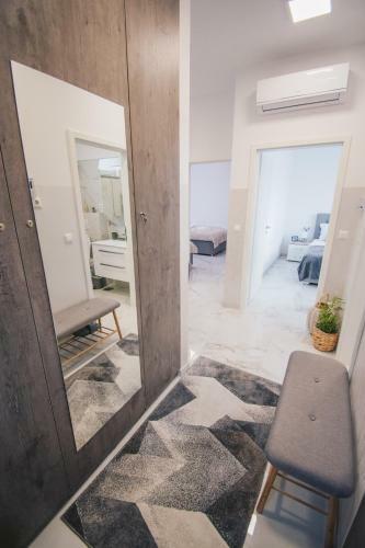L Apartment