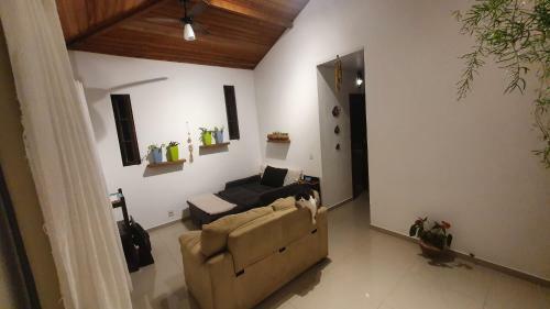 Sof� Cama Na Sala Em Casa Compartilhada