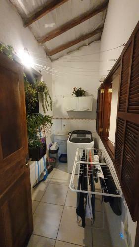 Sof� Cama Na Sala Em Casa Compartilhada